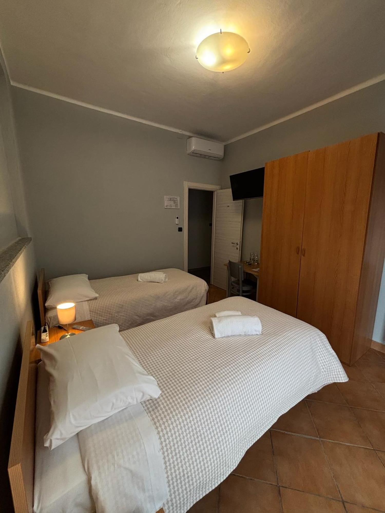 Domus Hotel Caselle Torinese ภายนอก รูปภาพ